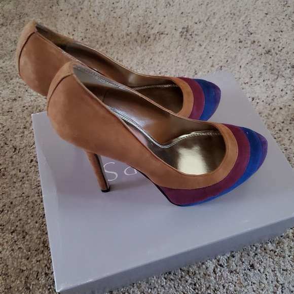 Heels - Picture 6 of 7